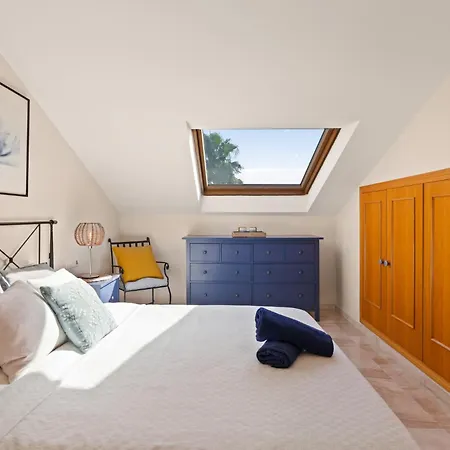 Apartment Close To The Sea In Chapas Marbella